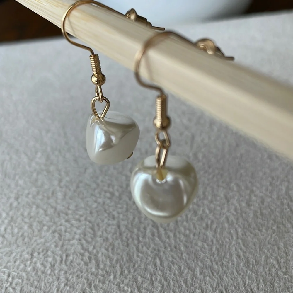 Pearl dangle earrings